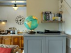Kitchen shelf with globe Kitchen shelf with globe